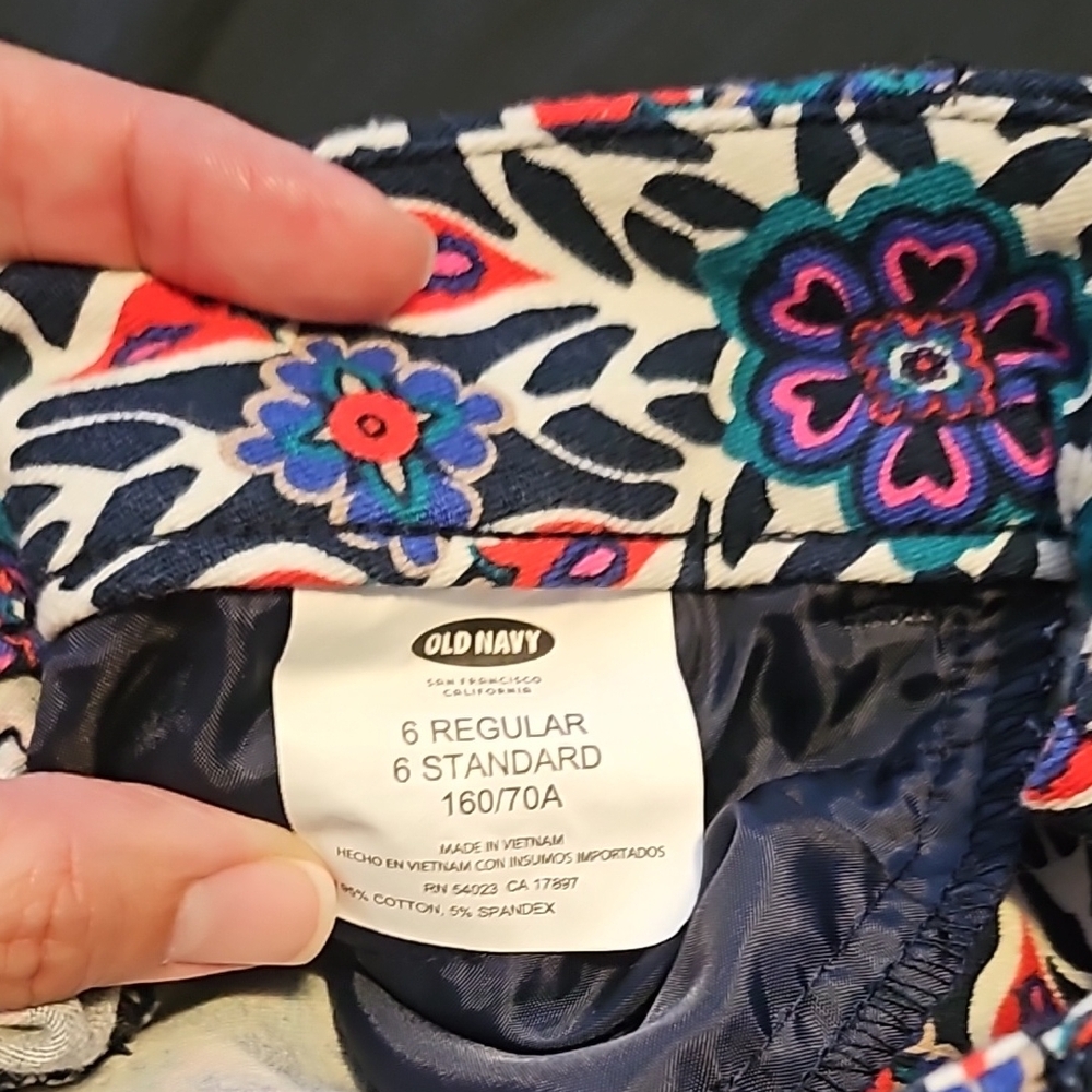 Old Navy Pixie Floral 6 Like New - Picture 3 of 5